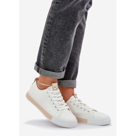 Tênis dourados clássicos 1