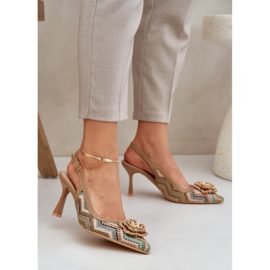 Saltos altos trançados com salto marrom 2