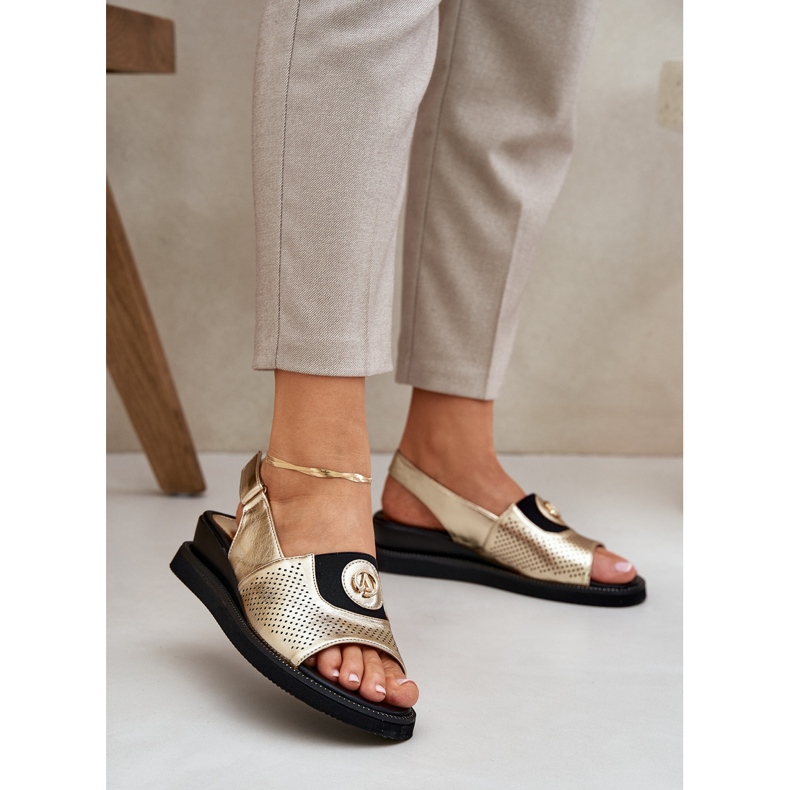 Jezzi Sandálias femininas para cunhas douradas com um ornamento dourado 2