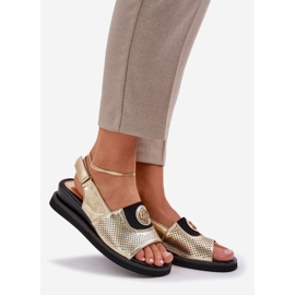 Jezzi Sandálias femininas para cunhas douradas com um ornamento dourado 1