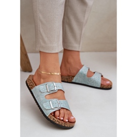 Flip -flops de material em uma sola de cortiça com fivelas de hortelã verde 2 Flip -flops de material em uma sola de cortiça com fivelas de hortelã verde 2