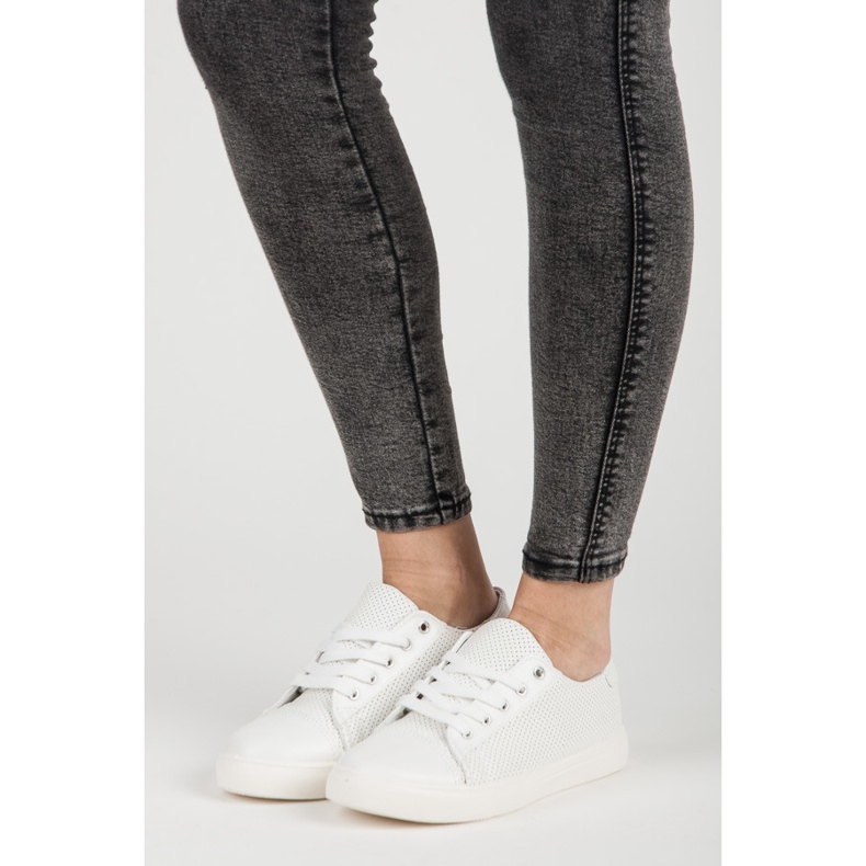 Tênis a céu aberto branco 1