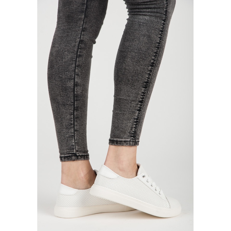 Tênis a céu aberto branco 2