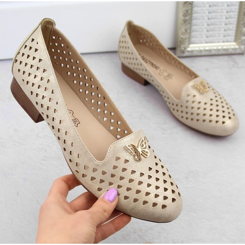 M.Daszyński W SAN35 sapatos dourados com aberturas 2