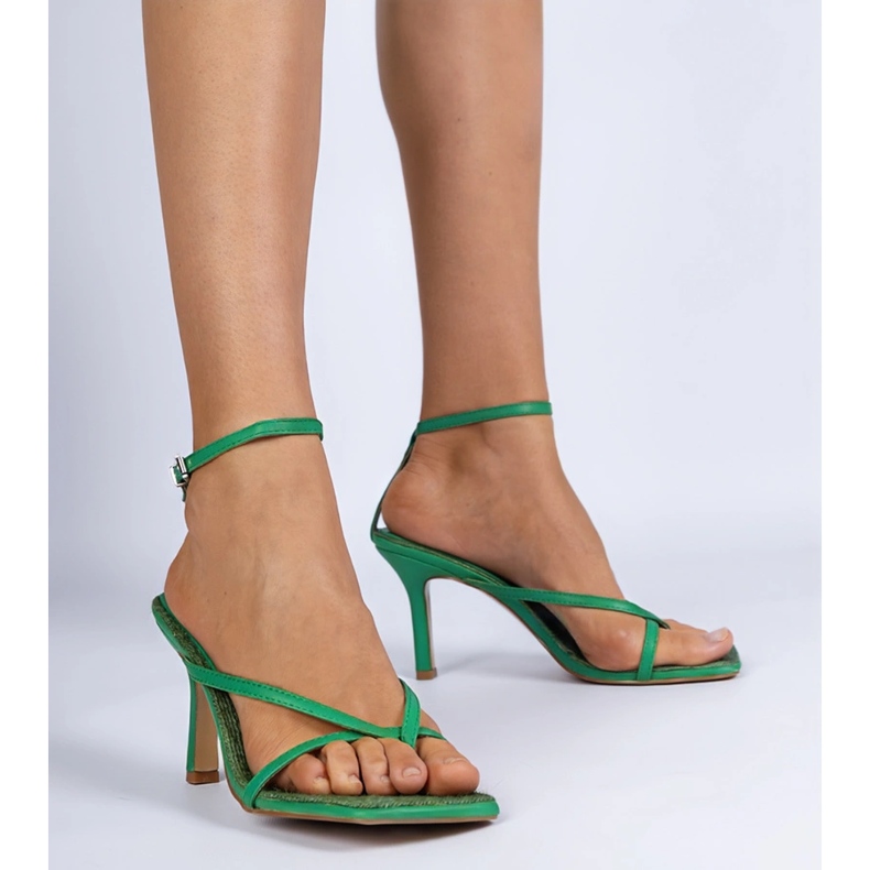 Sandálias verdes japonesas em szpilka 1