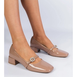 Bombas elegantes marrons decoradas com zircões castanho 2