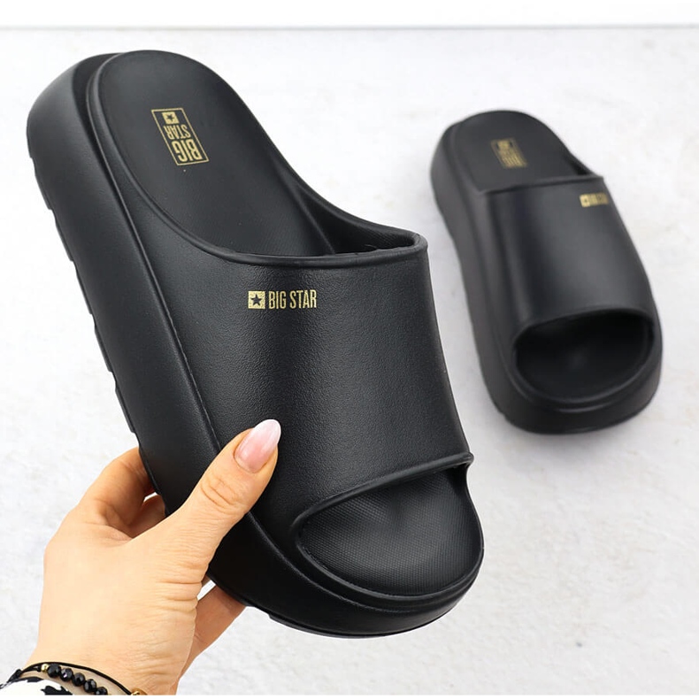 Chinelos esportivos femininos em uma grossa Sole Black Big Star RR274A567 preto 1