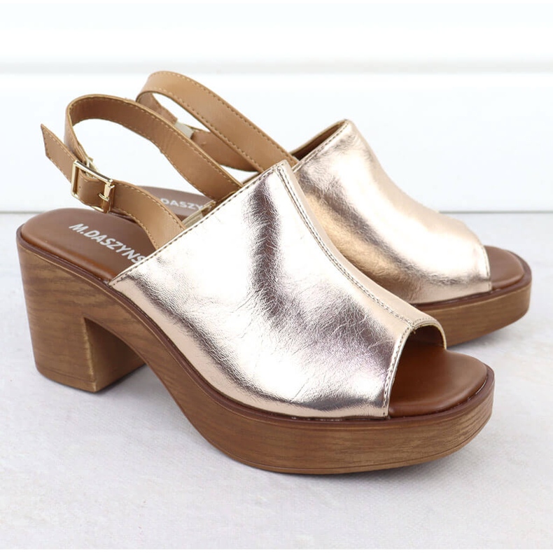Sandálias femininas no Post Golden M. Daszyński MR23126-7 dourado 2