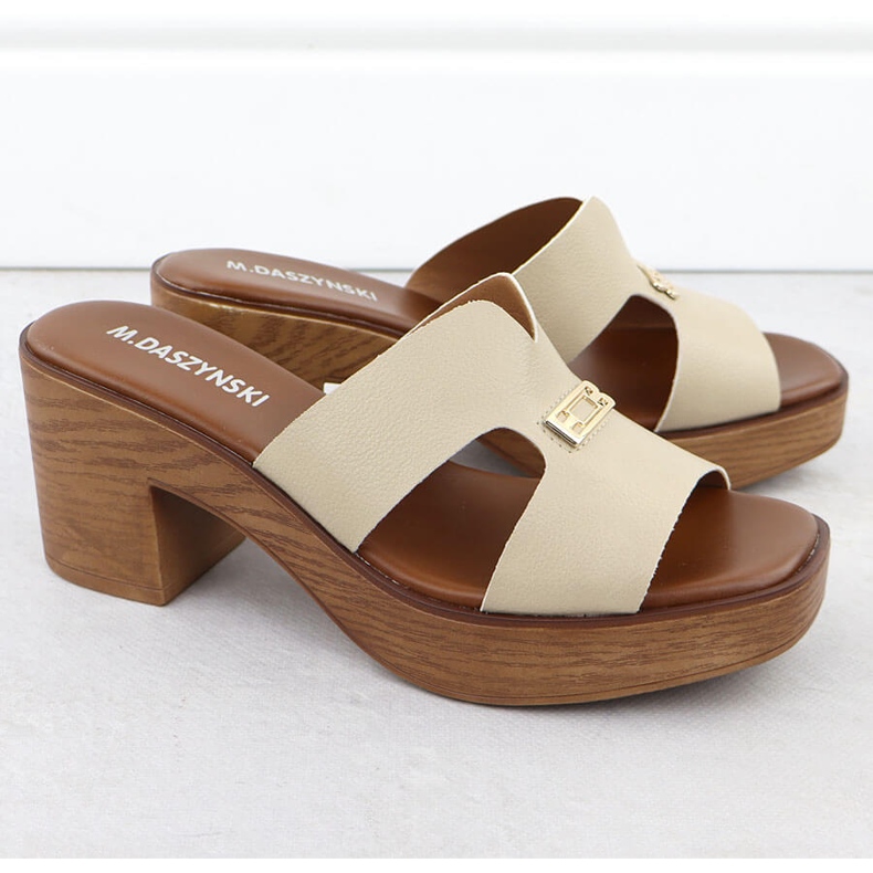 Slippers femininos no post bege M. Daszyński MR23126-11 2 Slippers femininos no post bege M. Daszyński MR23126-11 2