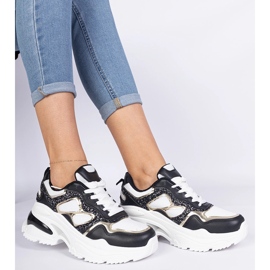 Tênis de mulheres negras decoradas com glitter preto 1