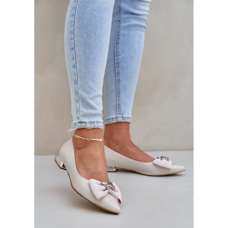 Laura Messi As elegantes bombas femininas de couro com um laço bege de Laurea Messi 2893 1 Laura Messi As elegantes bombas femininas de couro com um laço bege de Laurea Messi 2893 1