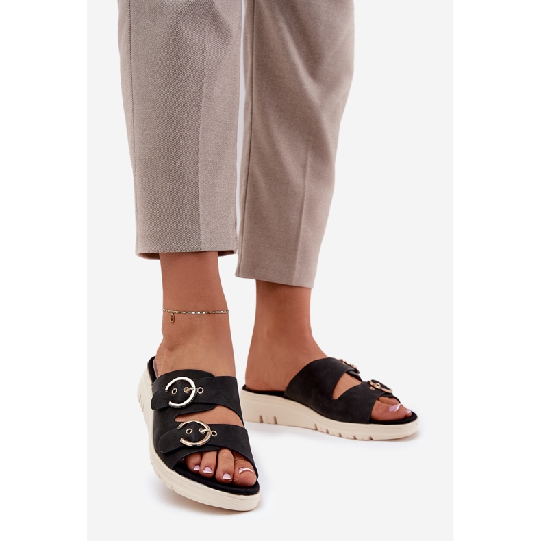 Fuels femininas leves com fivelas pretas preto 1