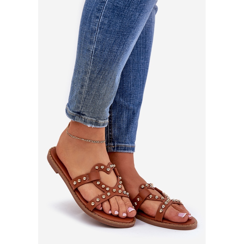 Chinelos femininos de camelo plano decorado castanho 1