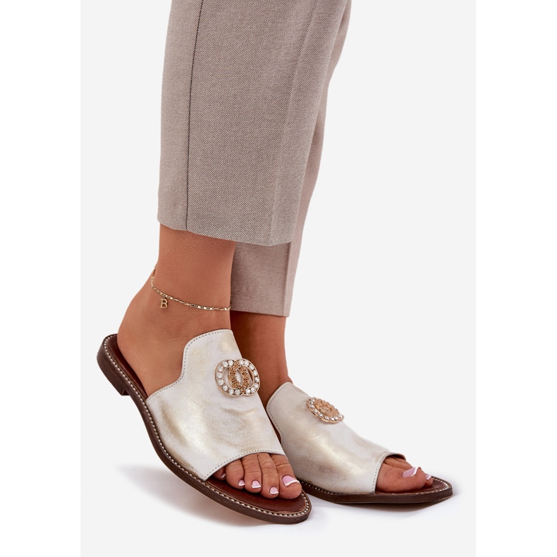 Chinelos femininos de couro elegante com um Zazoo 3008 Zloty, limpado dourado 1