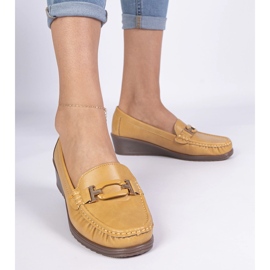 Jółne Momanes femininas em cunhas com eco -Leather amarelo 1