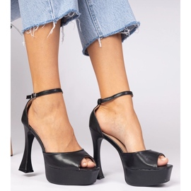 Sandália preta de salto alto preto 1