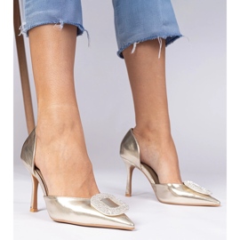 Saltos altos dourados metálicos decorados com zircões 1