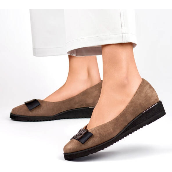 Sapatos femininos de camurça com decoração cinza GD-FL766T bege 2 Sapatos femininos de camurça com decoração cinza GD-FL766T bege 2