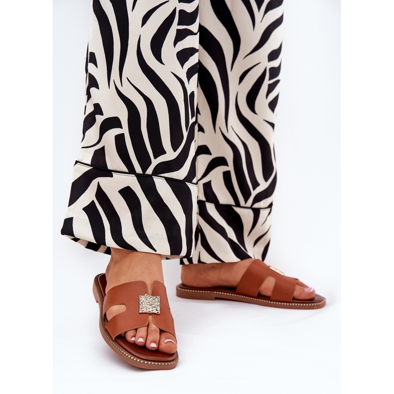 Retalhos planos com recortes e decoração de camelo marrom 2