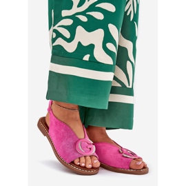 Sandálias planas com uma decoração rosa 1 Sandálias planas com uma decoração rosa 1