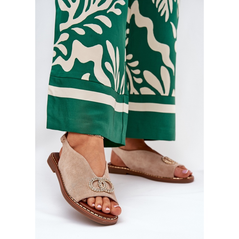 Sandálias femininas com ralisses eco -bergas lisadas bege 2