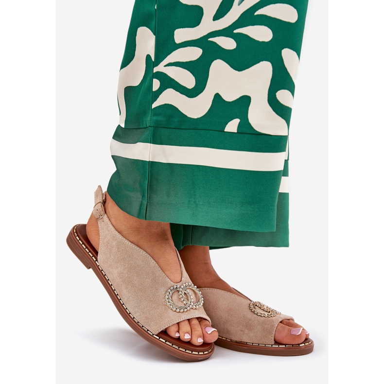 Sandálias femininas com ralisses eco -bergas lisadas bege 1