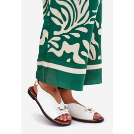 Sandálias lisadas com decoração de couro eco branco 1