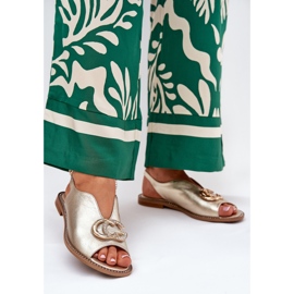 Sandálias de couro lisadas com a decoração de Laura Messi 2865 Zlotys dourado 2