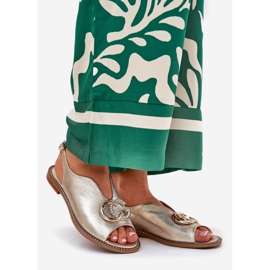 Sandálias de couro lisadas com a decoração de Laura Messi 2865 Zlotys dourado 1