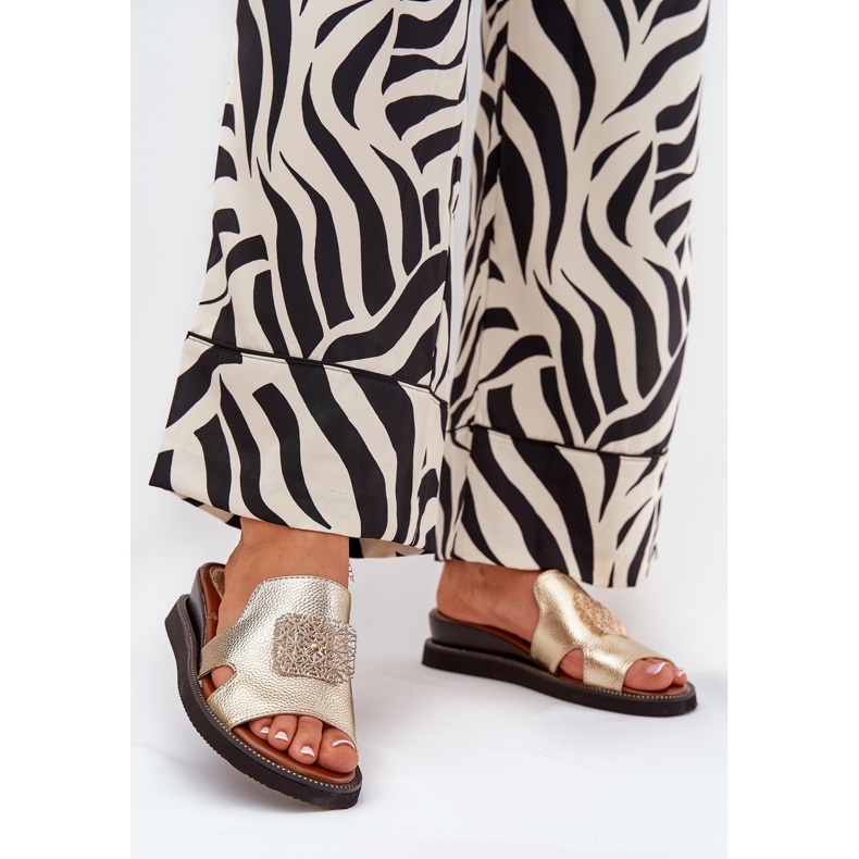 Jezzi Flips femininos na cunha de couro anchoic com uma decoração de ouro dourado 2