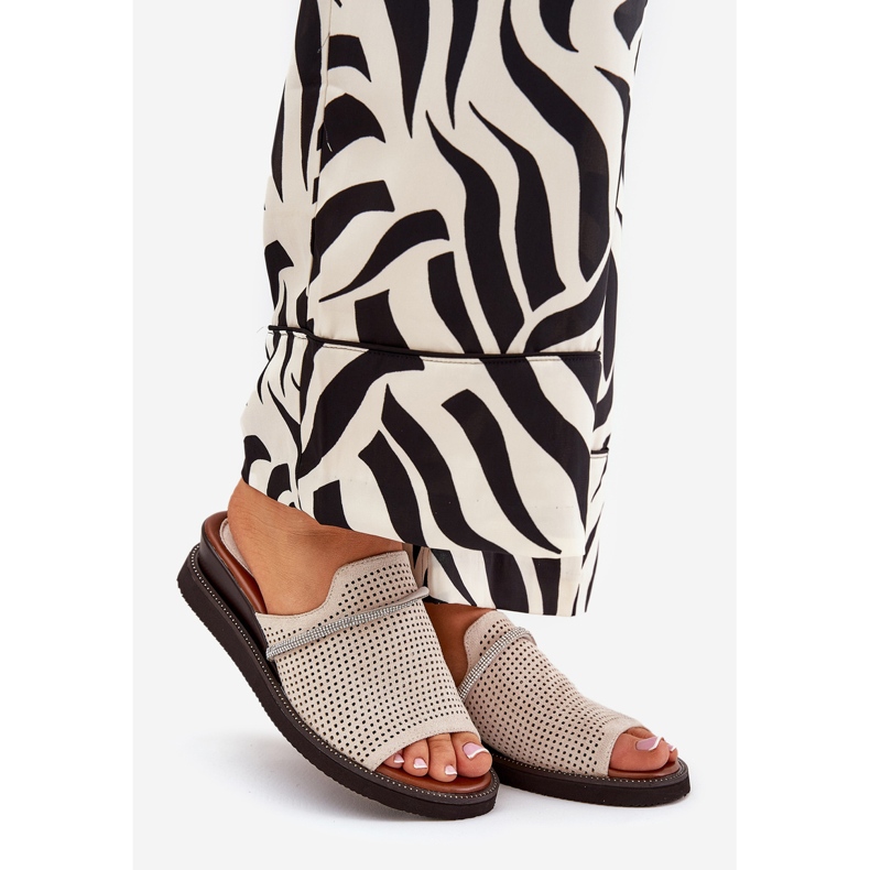 Jezzi Fuas femininas com uma alça bege decorativa 1 Jezzi Fuas femininas com uma alça bege decorativa 1