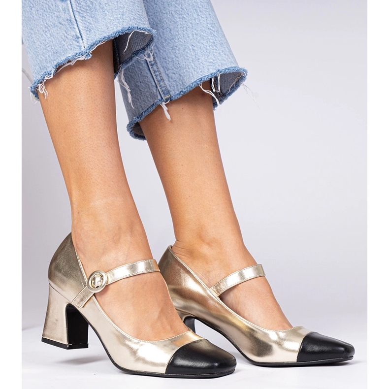 Bombas femininas douradas com nariz preto dourado 2