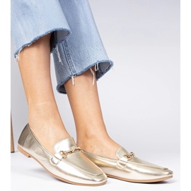 Mocas elegantes de ouro com uma decoração de ouro e zircões dourado 1