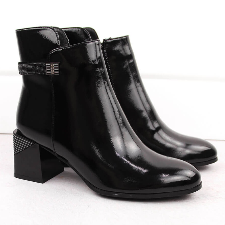 Botins pretos de couro envernizado com salto decorativo D&amp;A S.Barski Premium Collection MR880-140 2