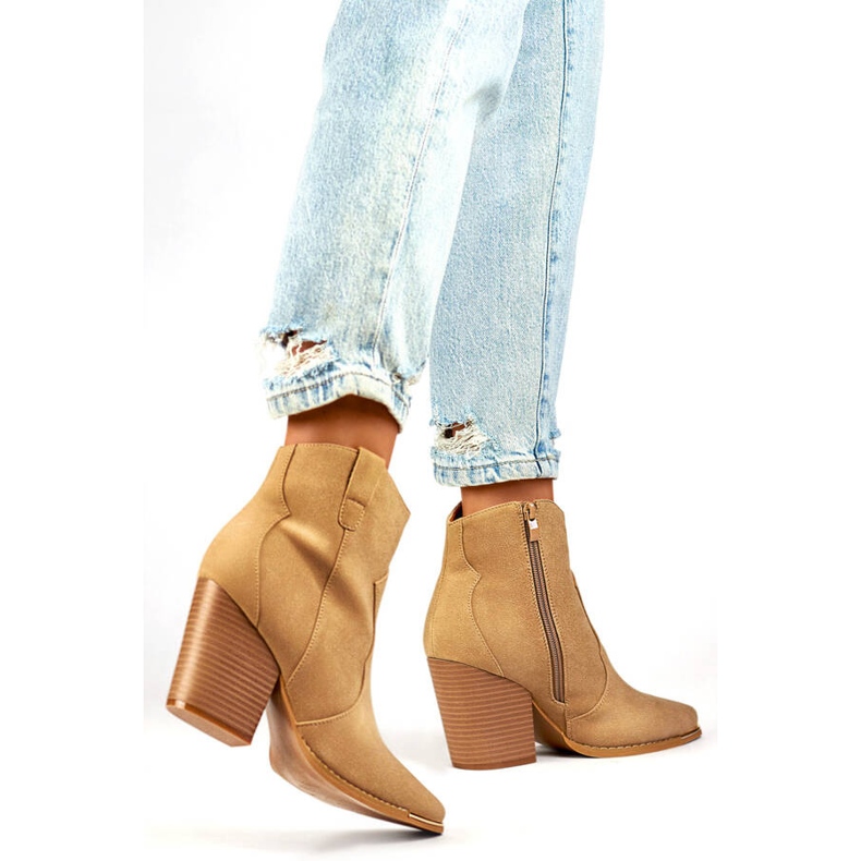 Botas femininas de cowboy em camurça com salto alto, bege A5618BE 2 Botas femininas de cowboy em camurça com salto alto, bege A5618BE 2