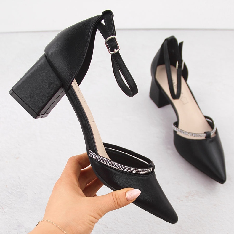 Sandálias femininas pretas Sabatina pontiagudas com zircônia cúbica preto 1