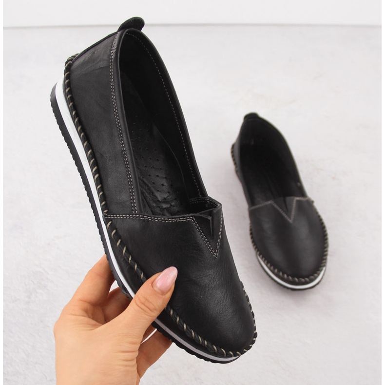 Mocassins de couro feminino escorregaram T.SOKOLSKI W25-741 preto 1