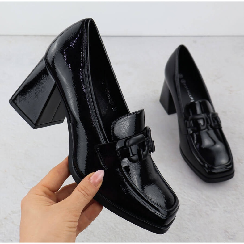 Sapatos femininos pintados no Black Potocki SZ12553 Post preto 2