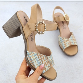 Sandálias femininas no pilar das tranças bege M. Daszyński MR24125-4 1 Sandálias femininas no pilar das tranças bege M. Daszyński MR24125-4 1