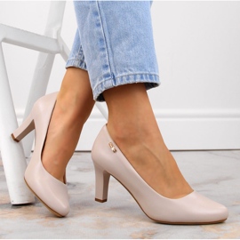 Sapatos bege de salto baixo Sergio Leone 2