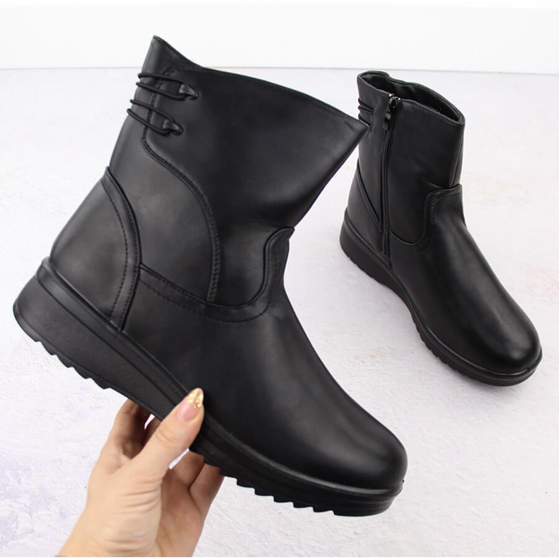Botas femininas pretas confortáveis ​​e isoladas Potocki 90314 preto 1