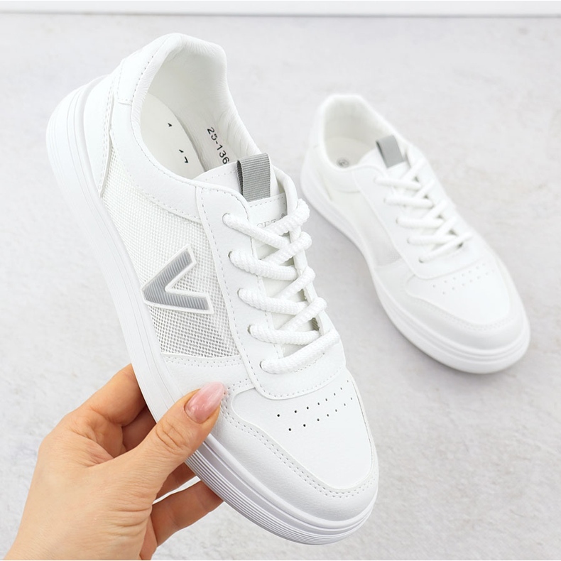 Sapatos esportivos femininos com uma malha branca Vinceza 13627 branco 1