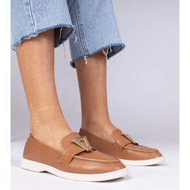 Mocas de mulheres marrons com uma decoração elegante marrom 1