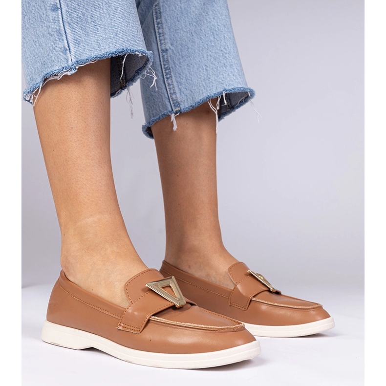 Mocas de mulheres marrons com uma decoração elegante castanho 1