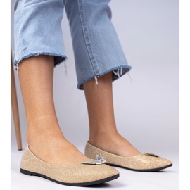 Ballerinas de glitter feminino dourado com uma borboleta 1 Ballerinas de glitter feminino dourado com uma borboleta 1