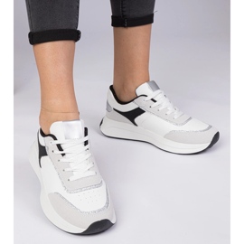 Tênis feminino branco com glitter 2