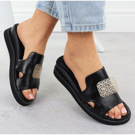 Flipers de couro ecológico na plataforma preta com um ornamento de jezzi 2267 preto 1