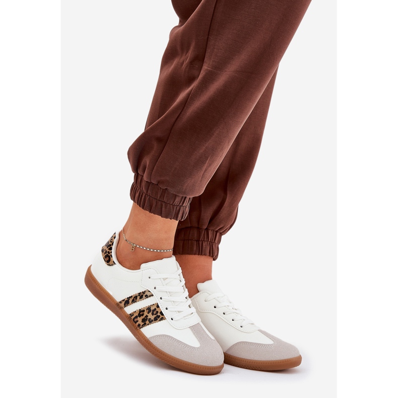 Tênis femininos baixos com estampa de leopardo branco de couro ecológico 1