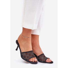 Chinelos decorados no salto alto preto 1