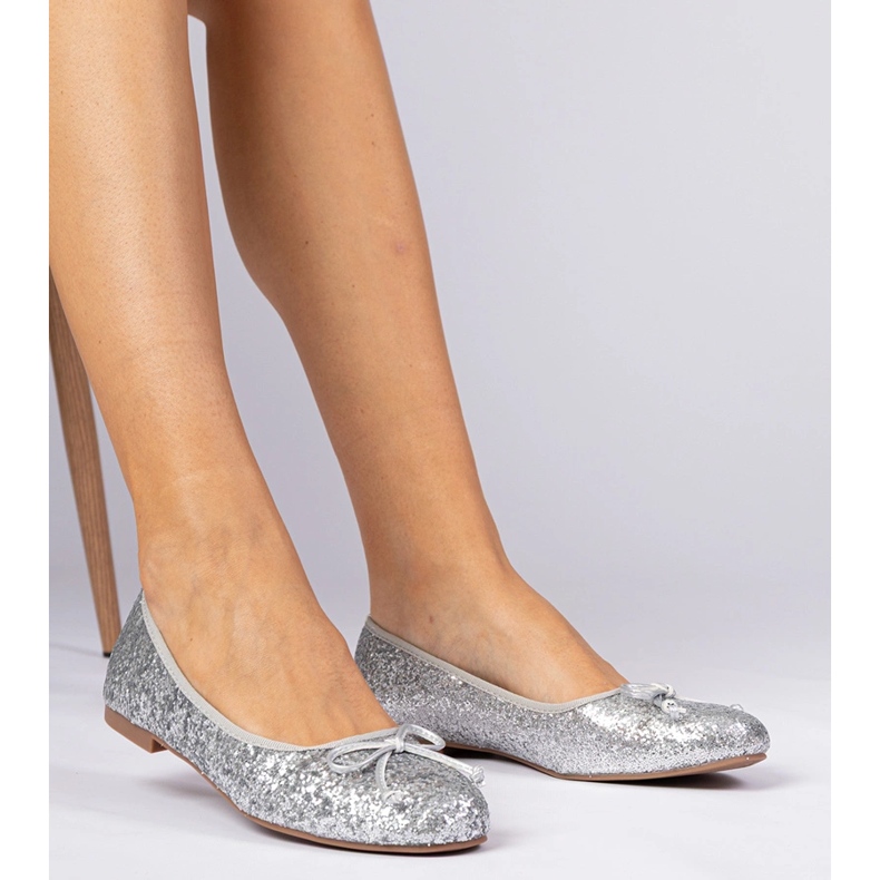 Ballerinas de glitter feminino de prata com um arco 1